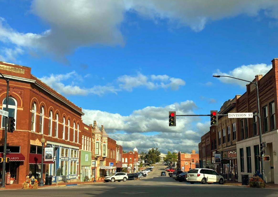 The Judges Chambers Bed & Breakfast Guthrie ภายนอก รูปภาพ